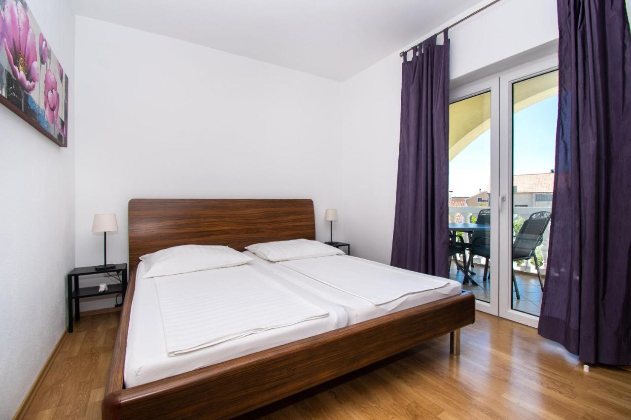 Apartments Kendes Vodice Esterno foto