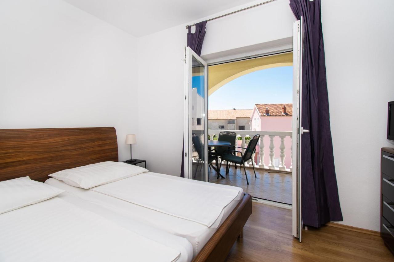 Apartments Kendes Vodice Esterno foto