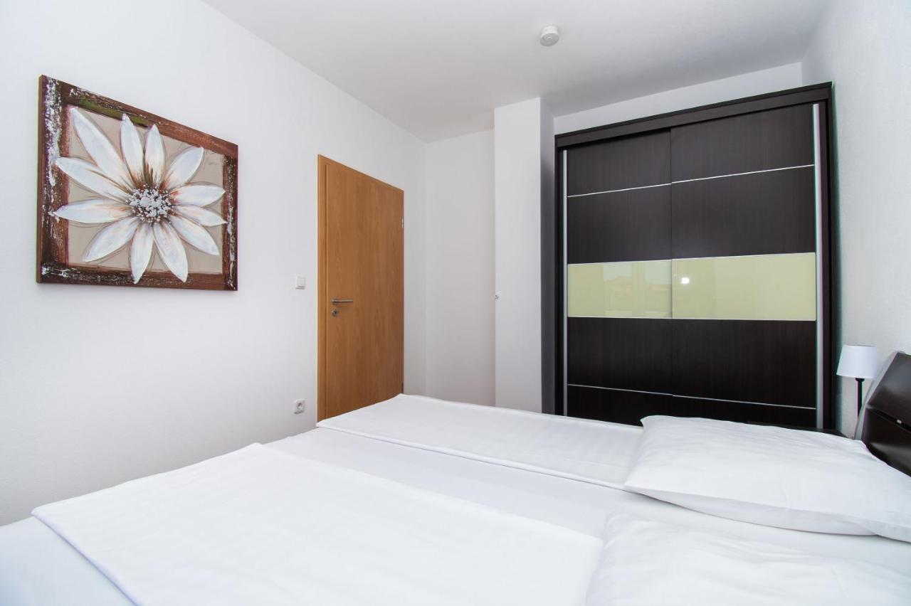 Apartments Kendes Vodice Esterno foto