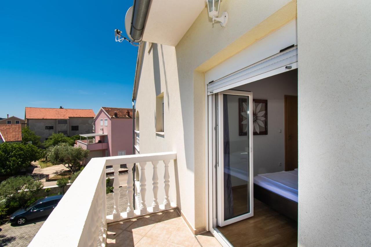 Apartments Kendes Vodice Esterno foto