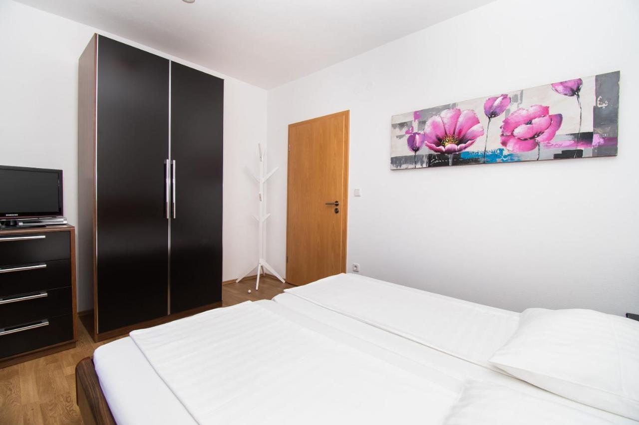 Apartments Kendes Vodice Esterno foto