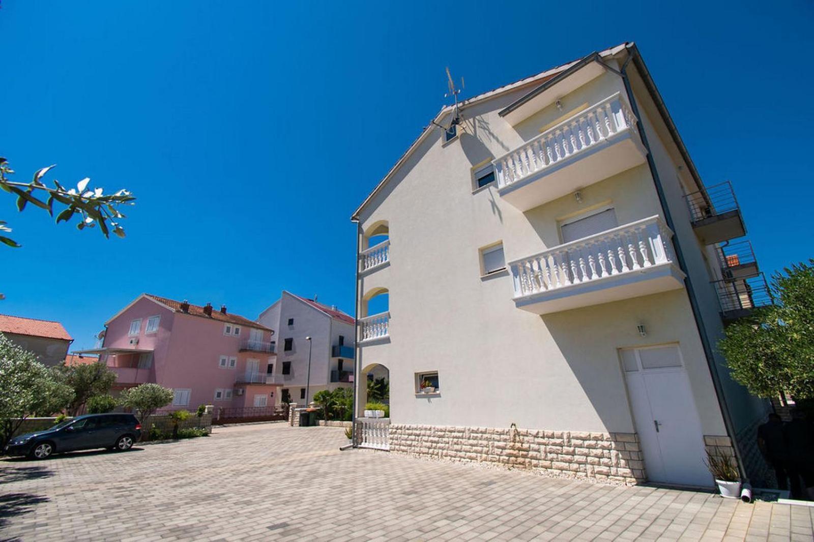 Apartments Kendes Vodice Esterno foto